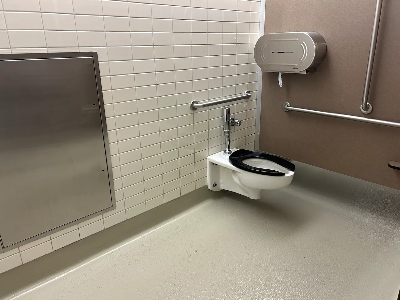 Niveau 1 - Salle de toilettes - Homme