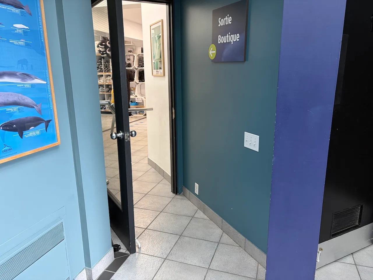 Door leading to the exit (with turnstile)