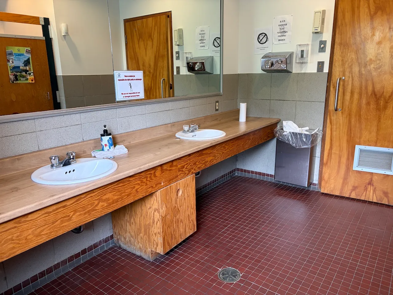 Salle de toilette - Non genrée - Rez-de-Chaussée