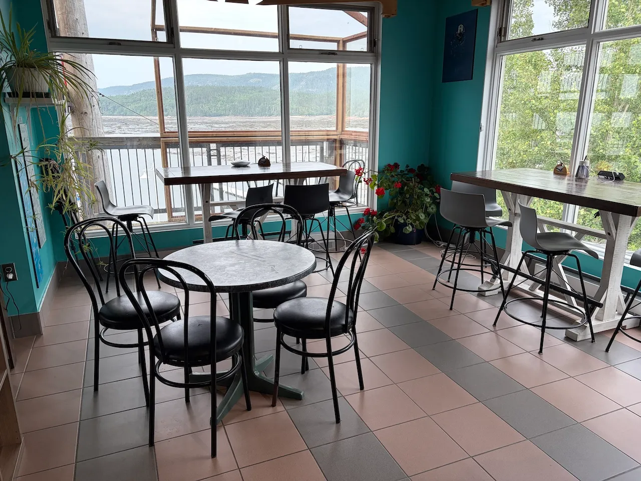 Ti-Louis Café