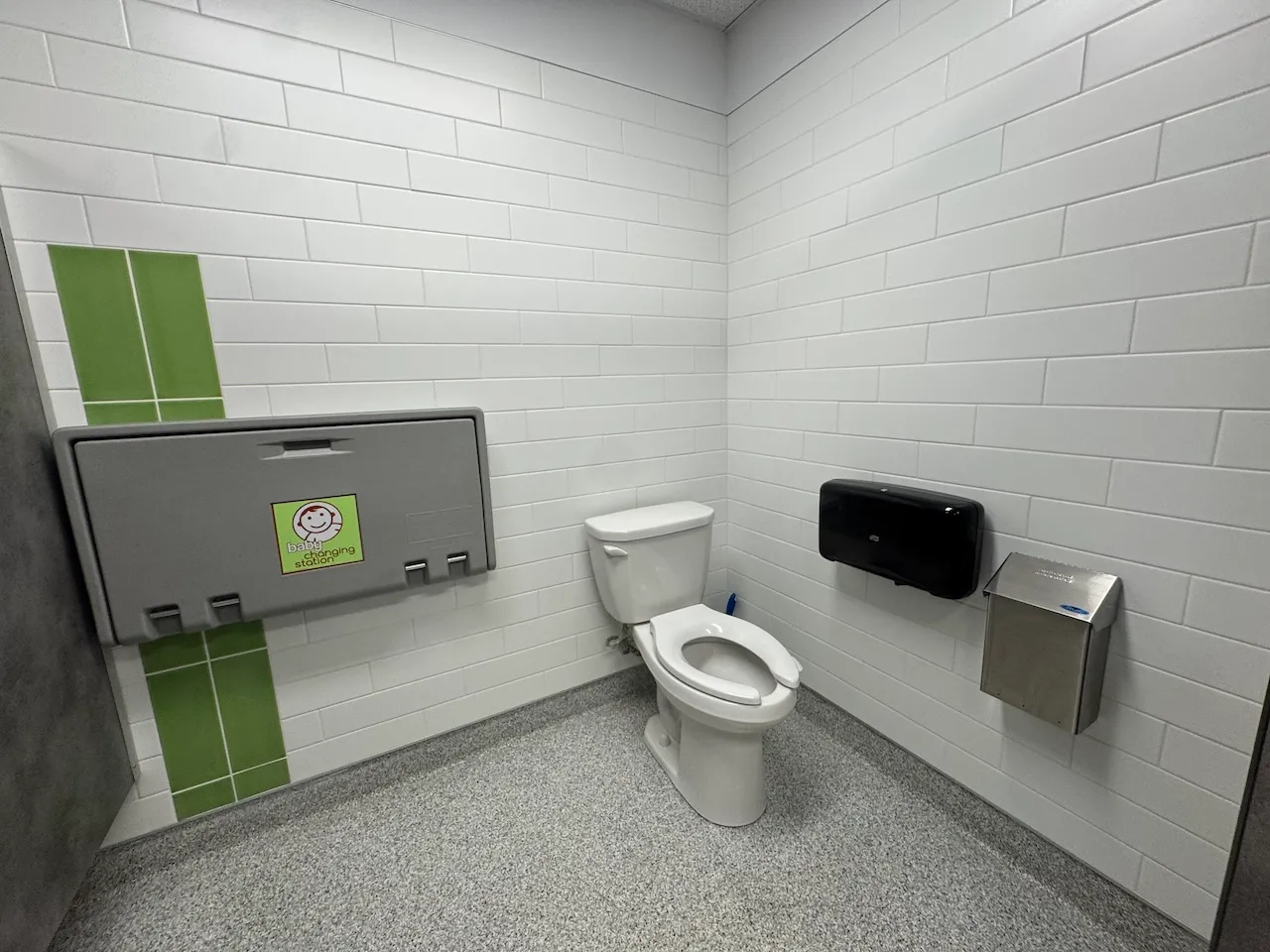 Accessible toilet cubicle