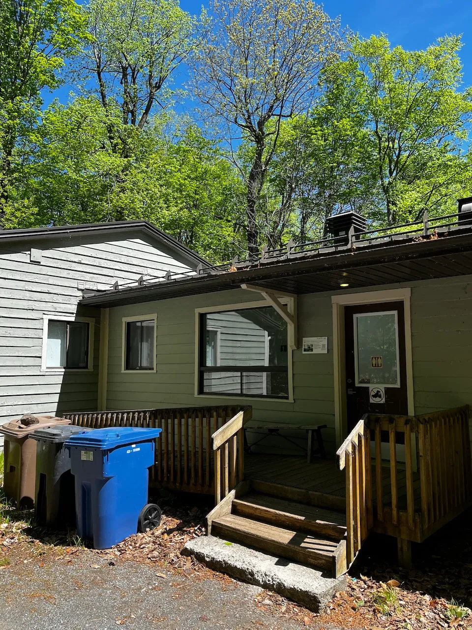 Cottage - entrance on the side