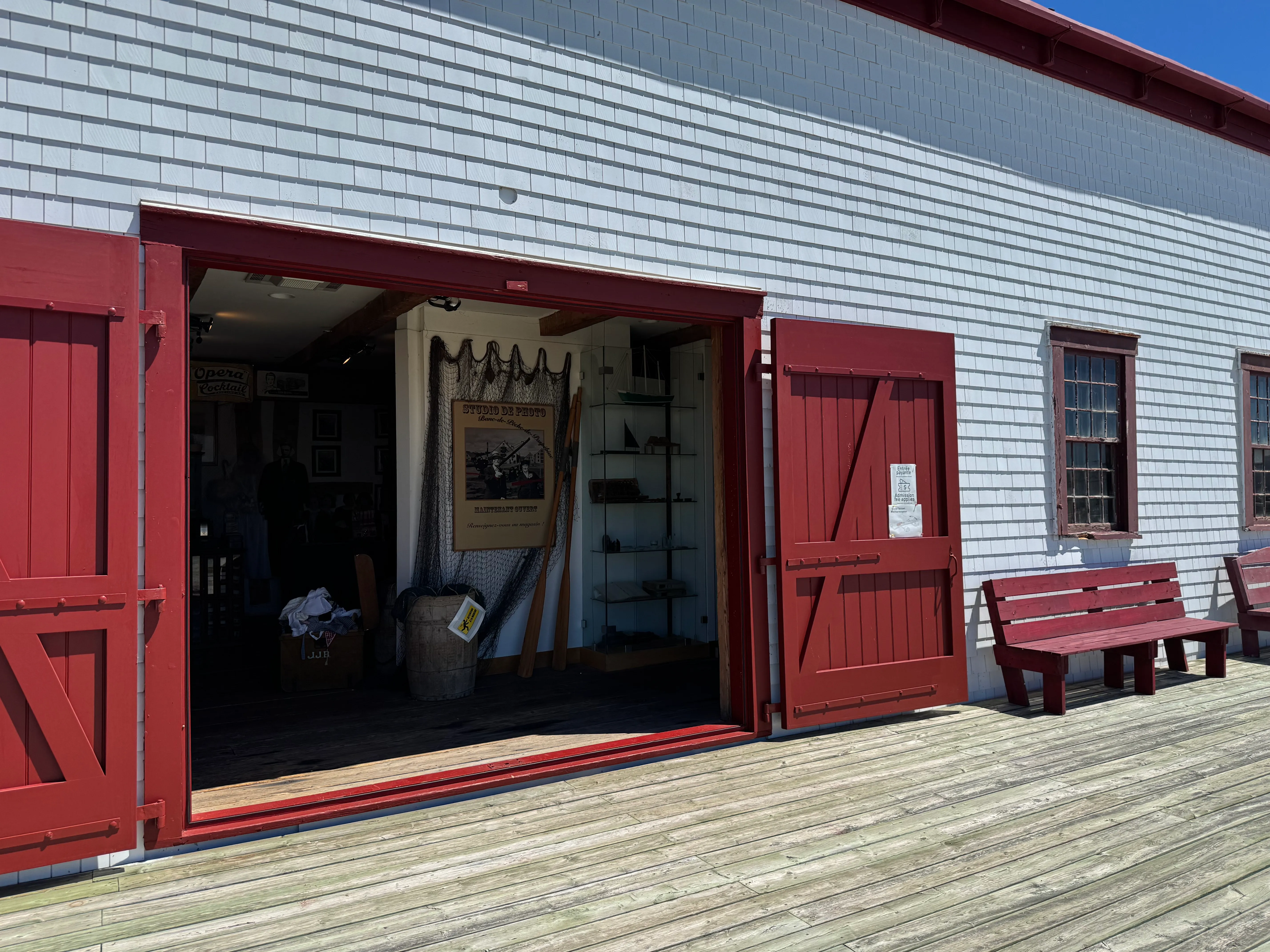 LeBoutillier Hangar - Entrance