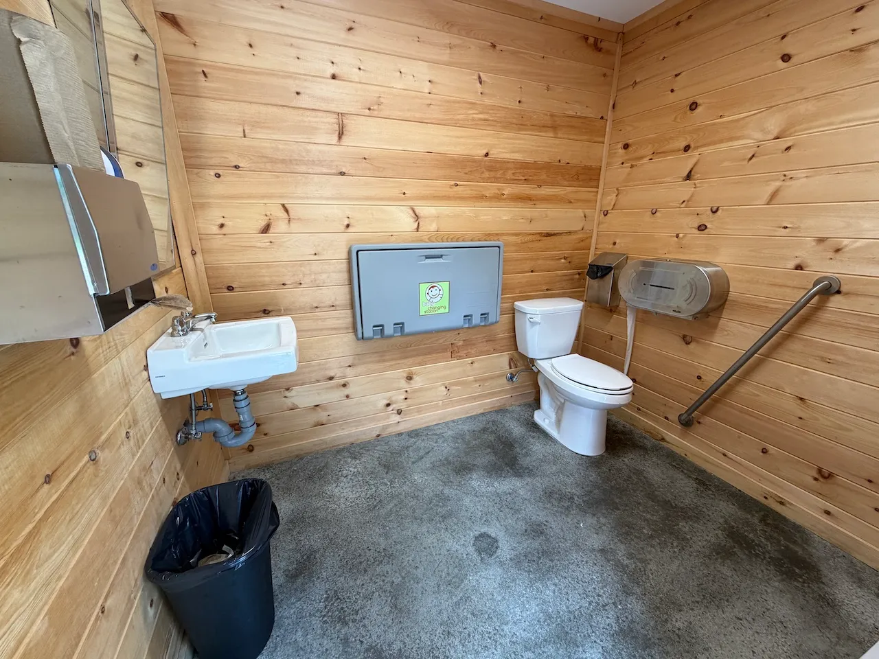 Bâtiment d'accueil - Salle de toilette universelle