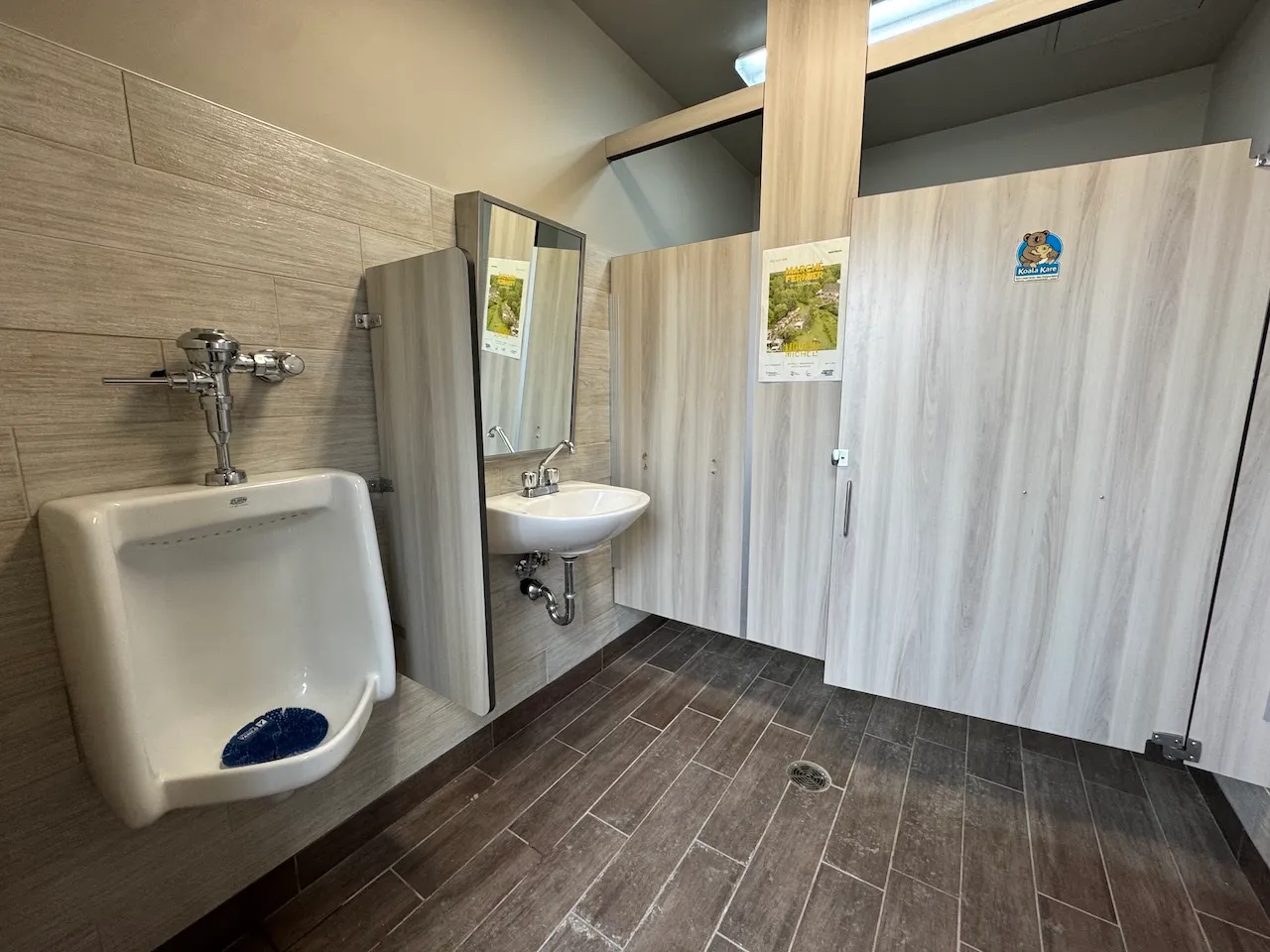 Salle de toilettes - Hommes