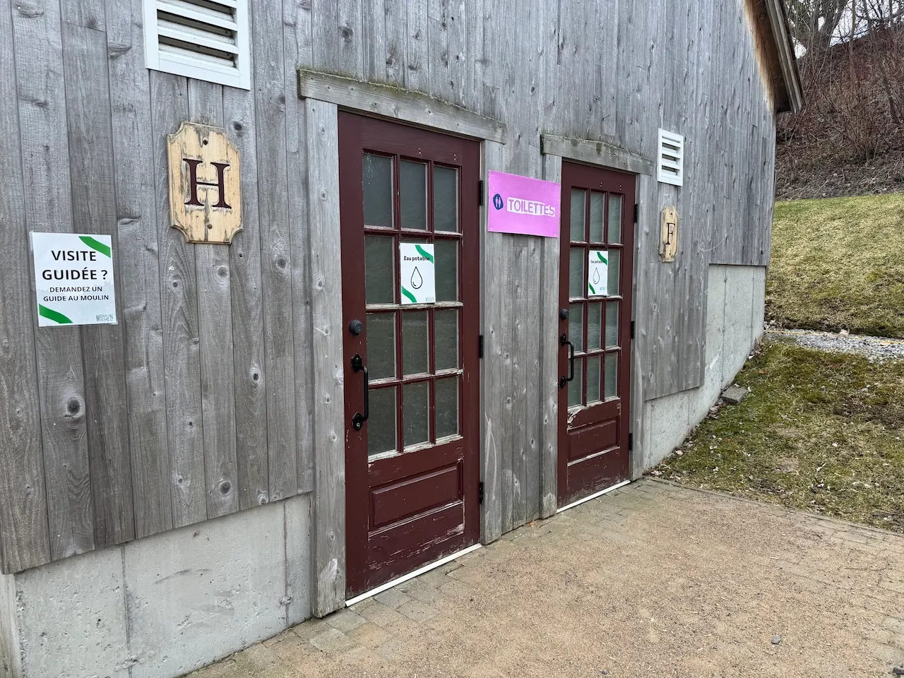 Salle de toilettes