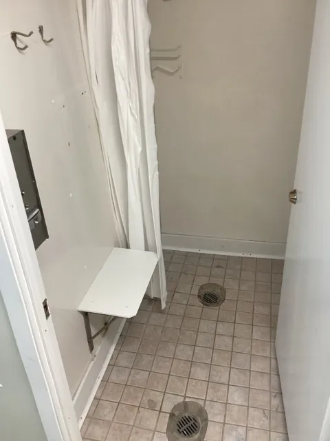 Sanitary block 6 - Shower