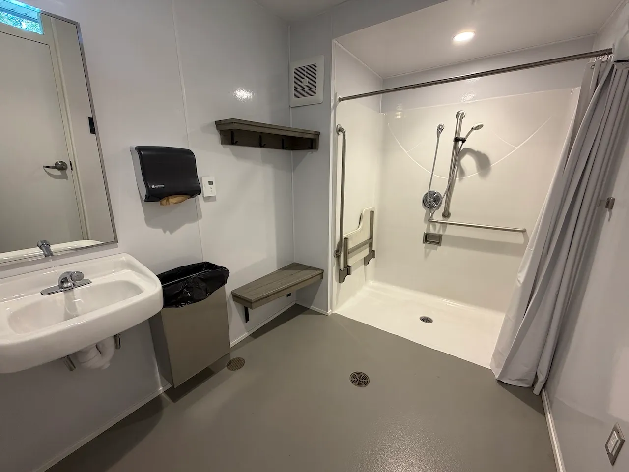 Universal Shower Room