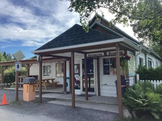 Reception building / convenience store