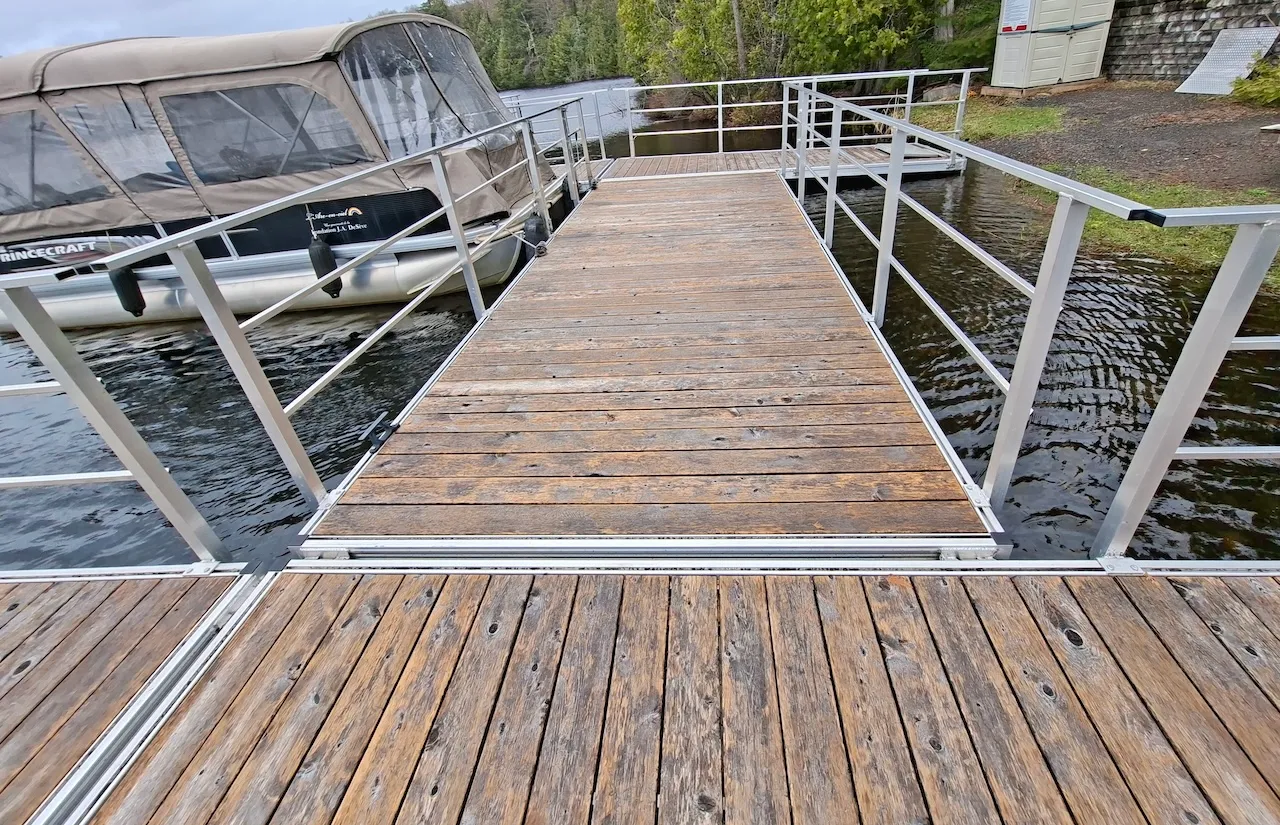 Site extérieur - Activité #J : Ponton