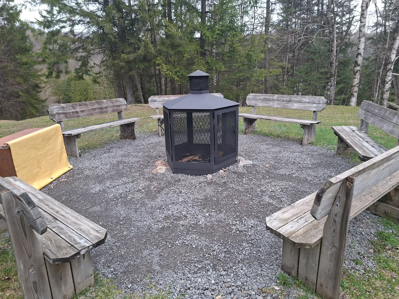 Site extérieur - Feu de camp