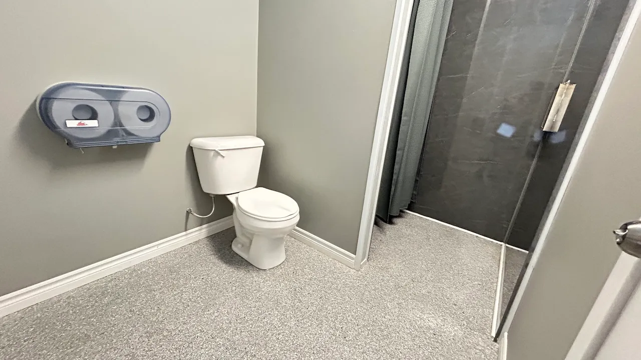 Toilette et douche universelle