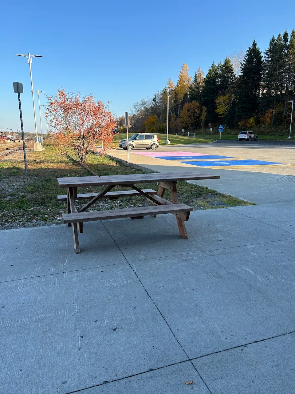 Table accessibles et espaces de stationnement réservés