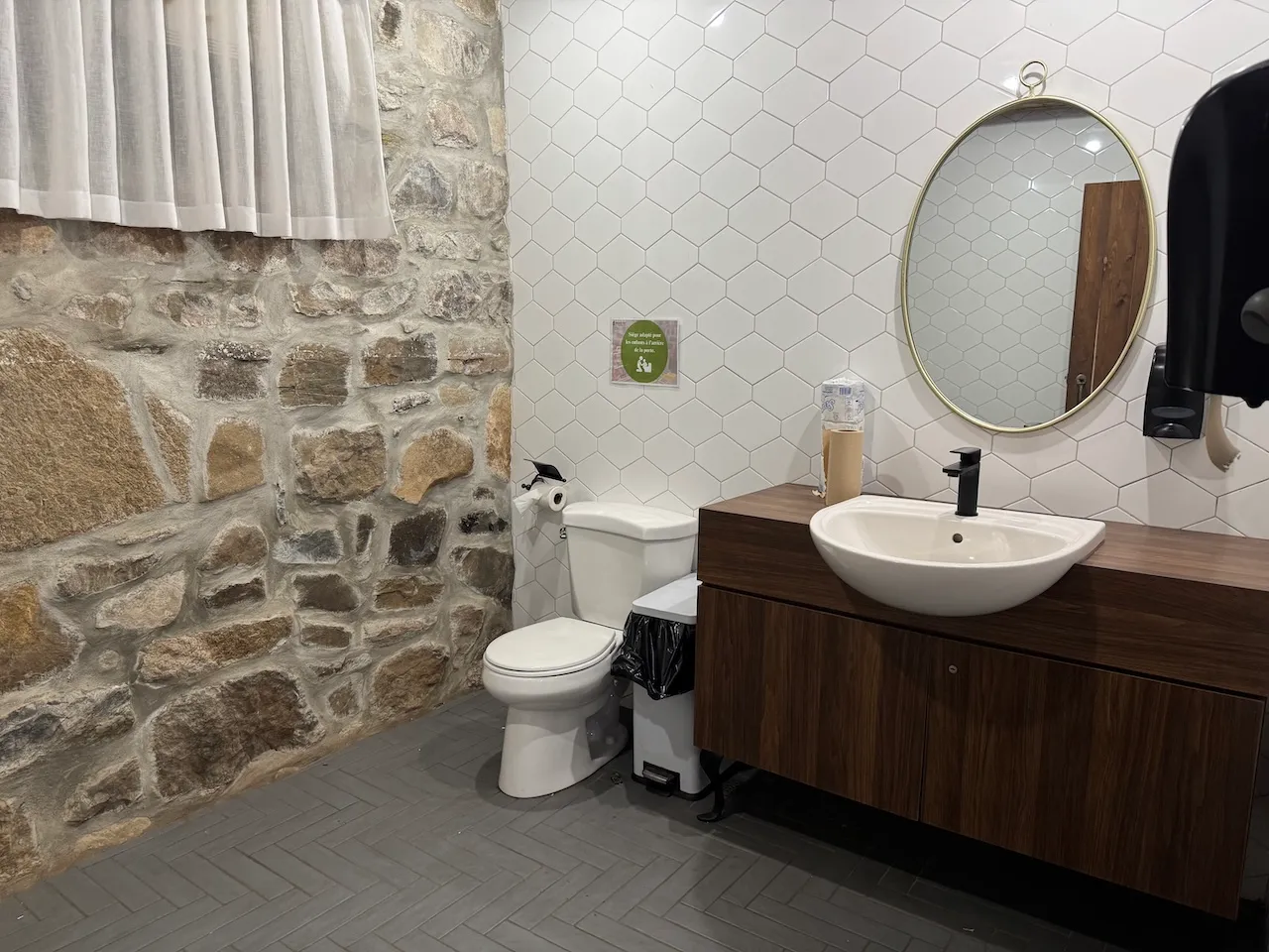 Salle de toilette universelle