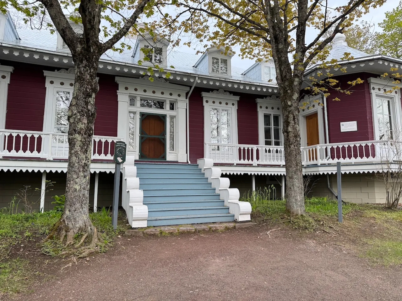 Entrée pour les visites guidées du manoir