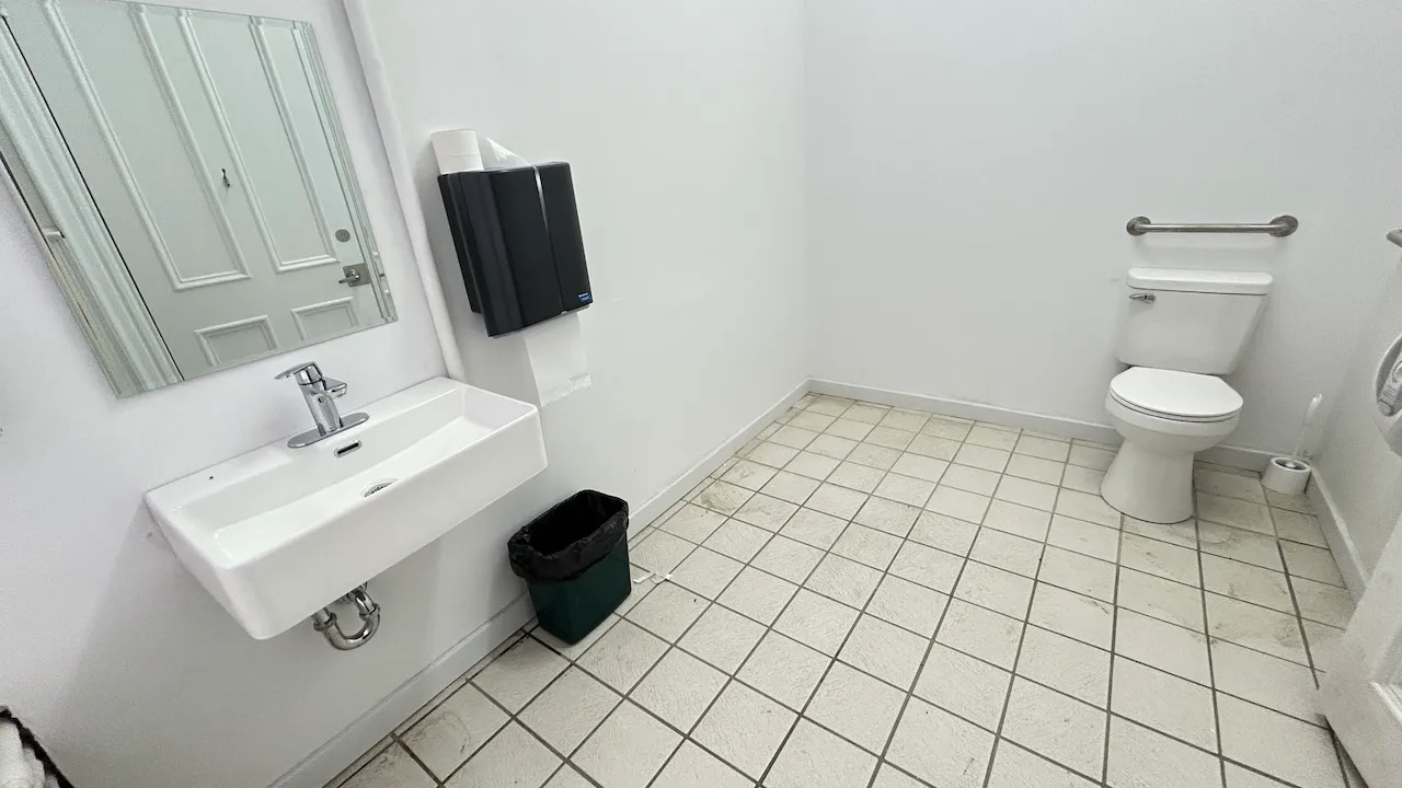 Salle de toilette (3e étage)