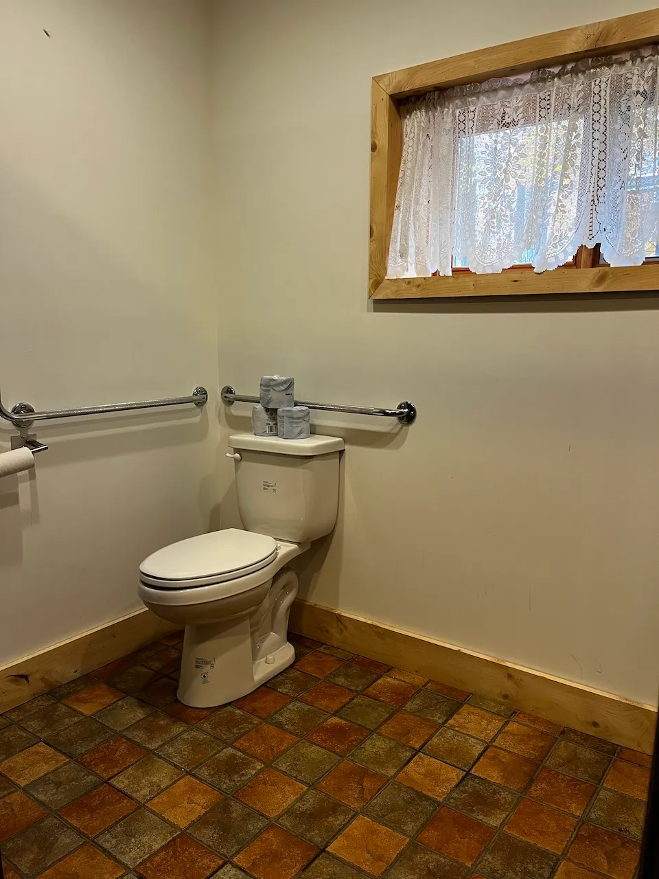 Cabinet - salle de toilette femmes