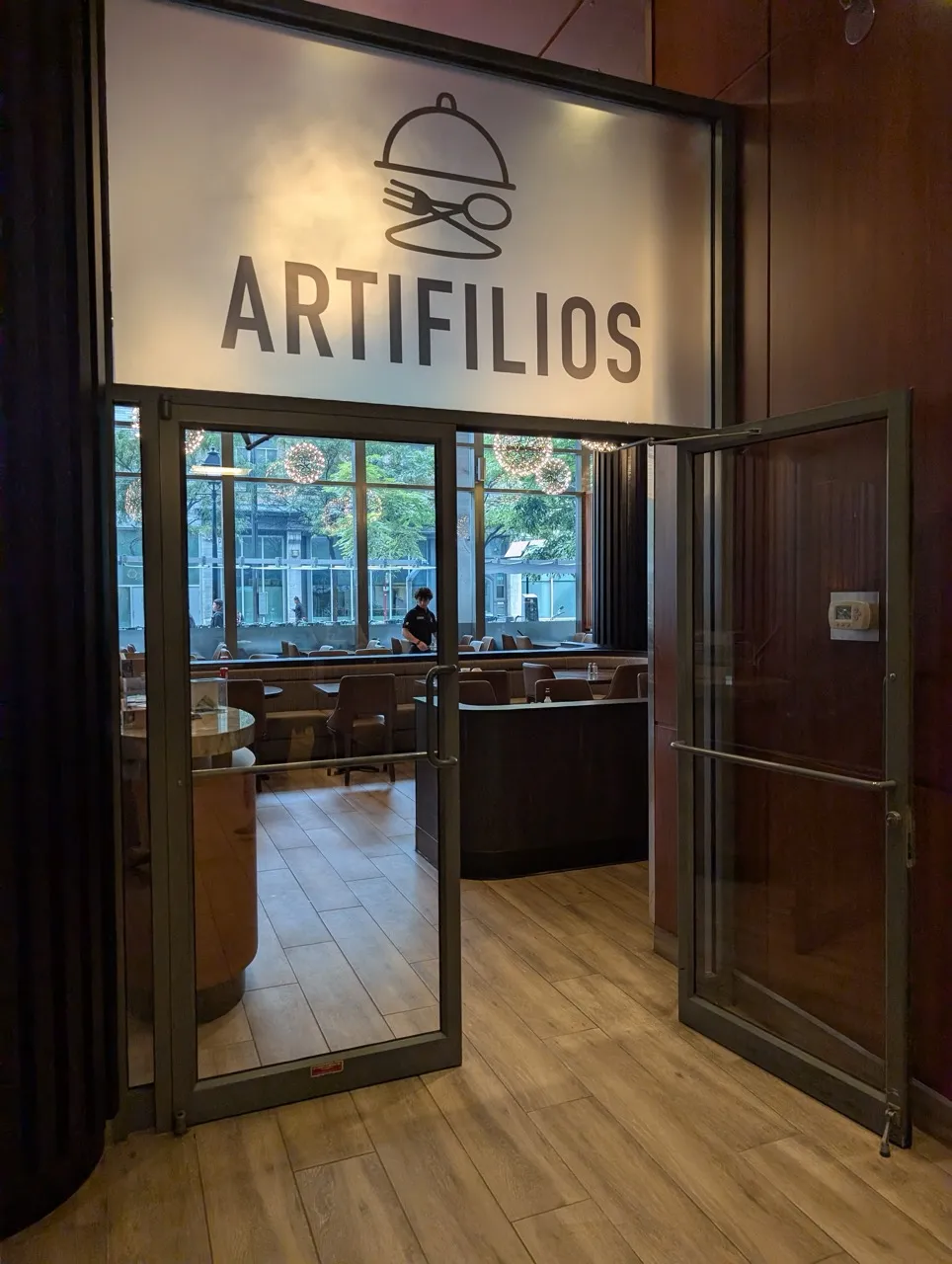 Entrée du restaurant Artifilios