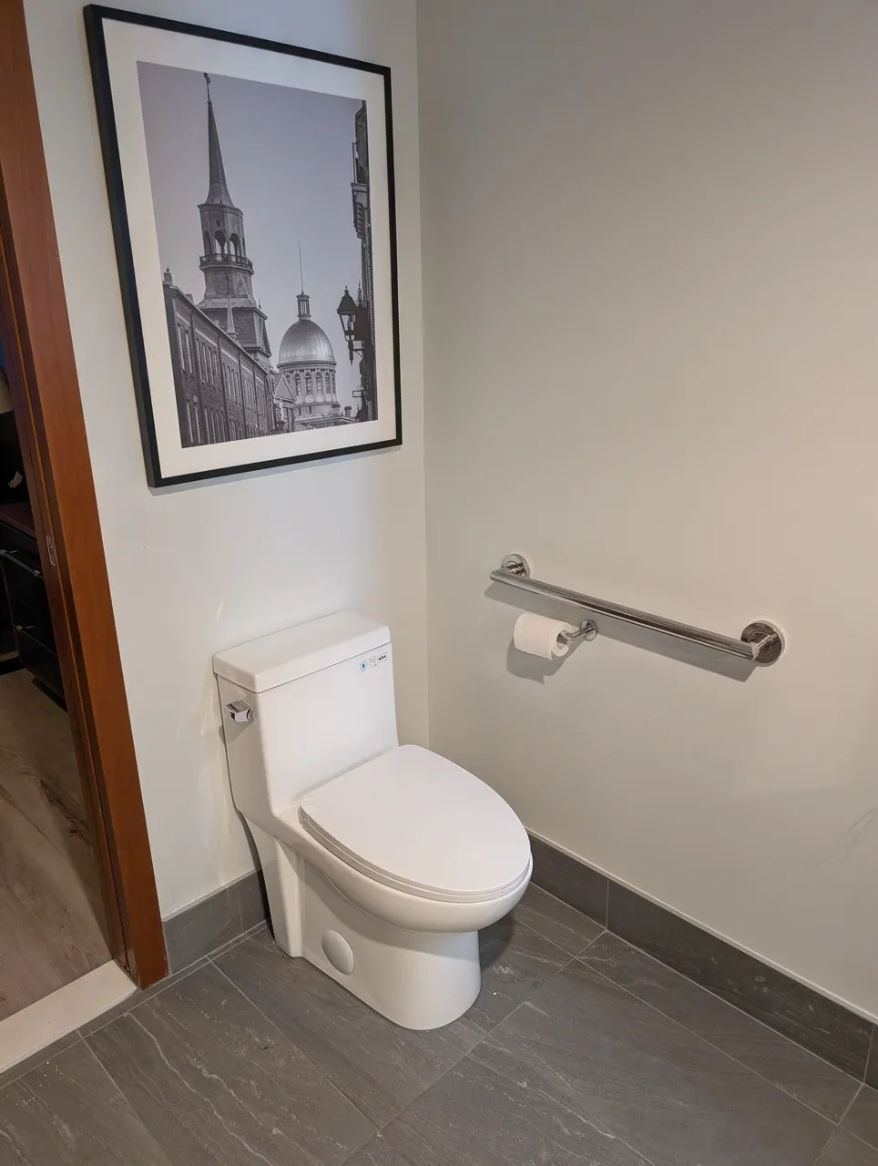 Chambre #320 - toilette