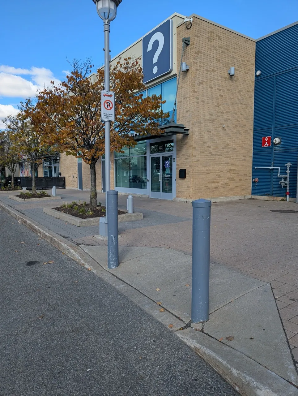 Sidewalk boat and walkway leading to the entrance