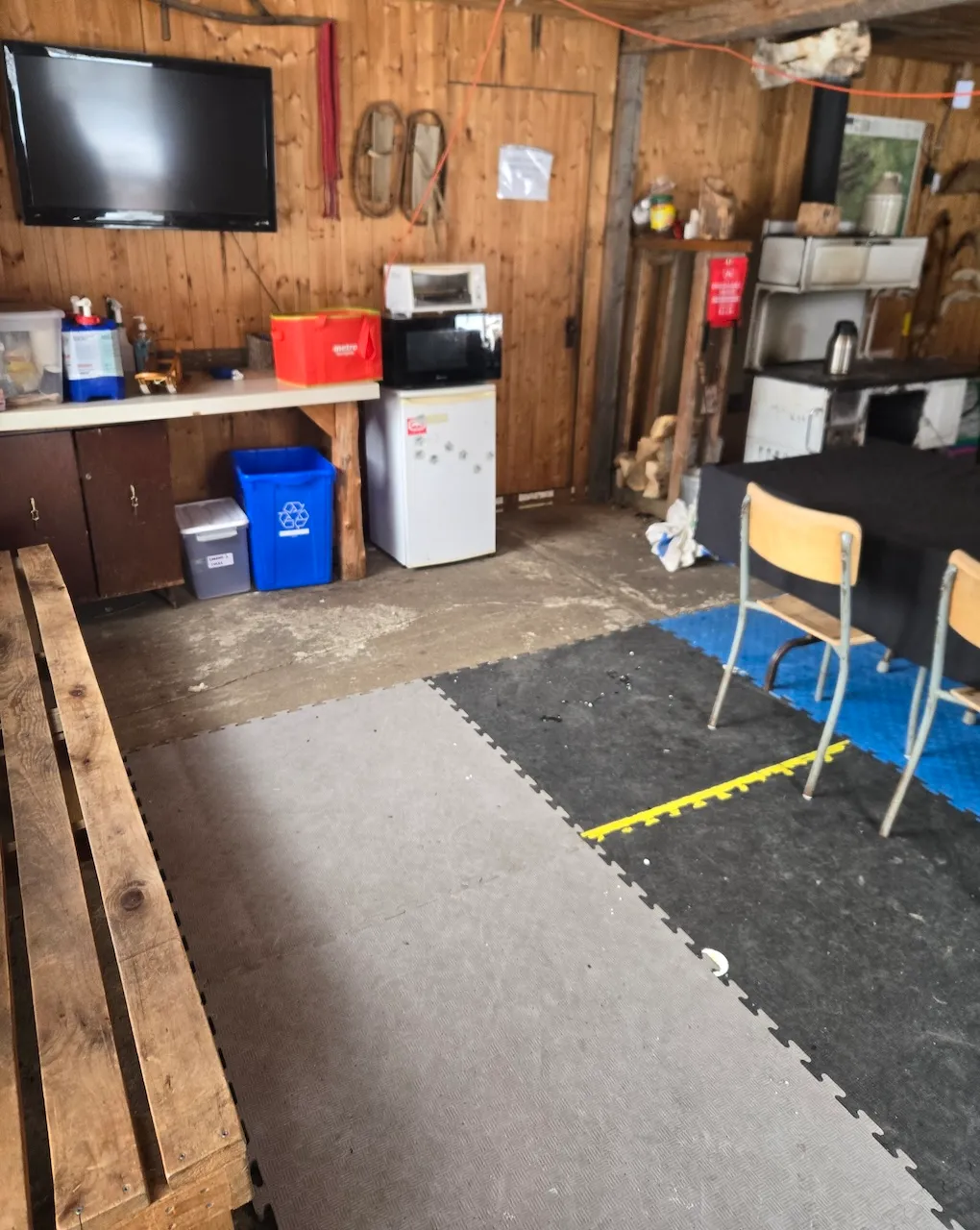 Intérieur du bâtiment de cafétéria