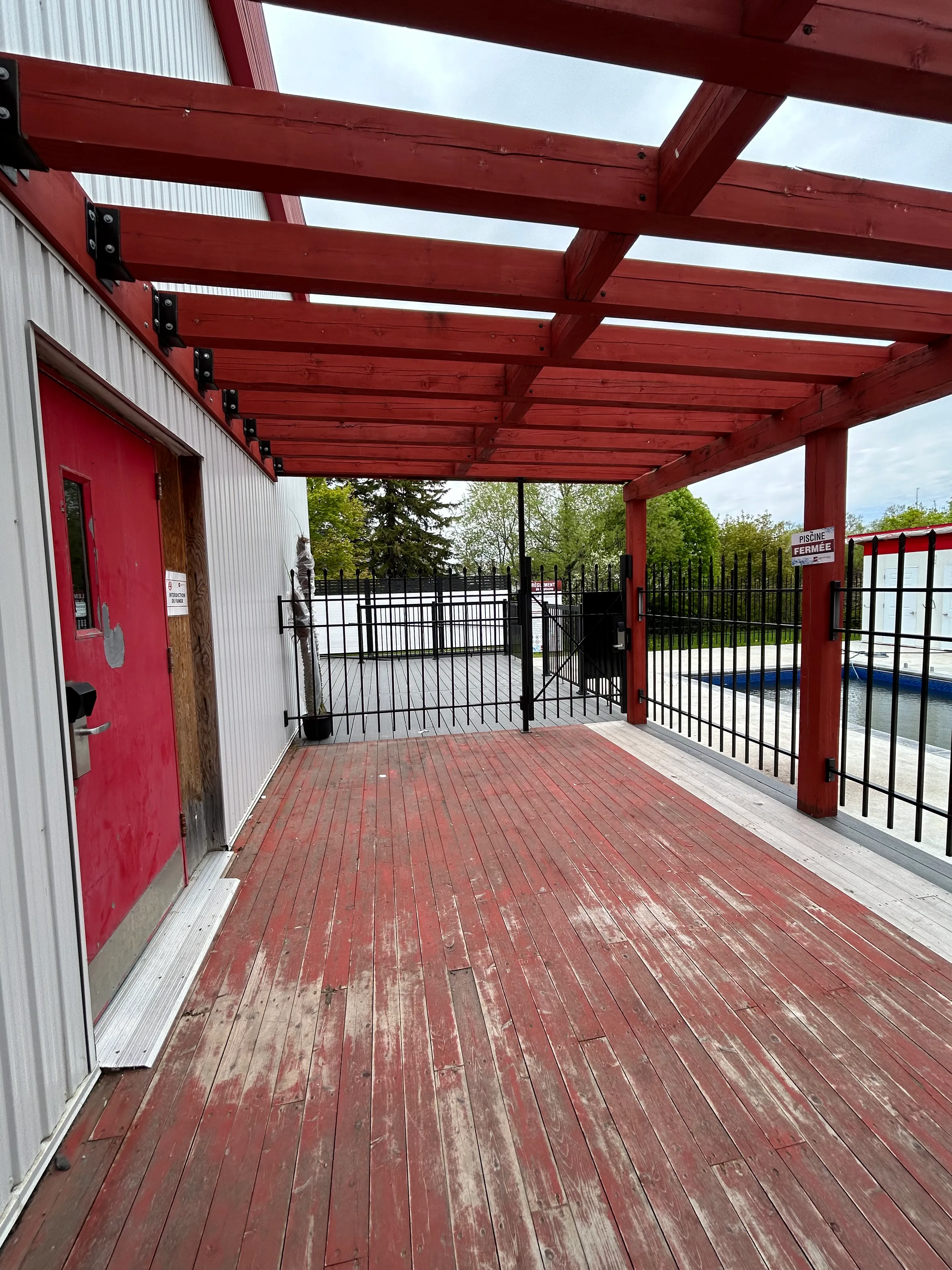 Access to the pool