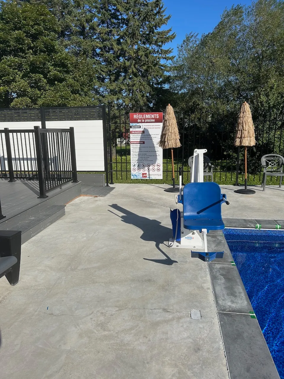 Pool with a pool lift
