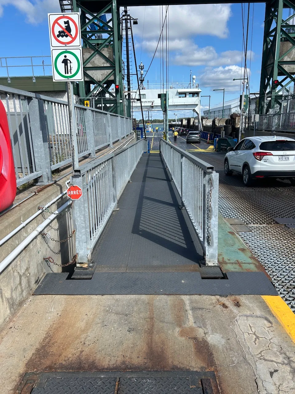 Rampe d'embarquement (piétonne)