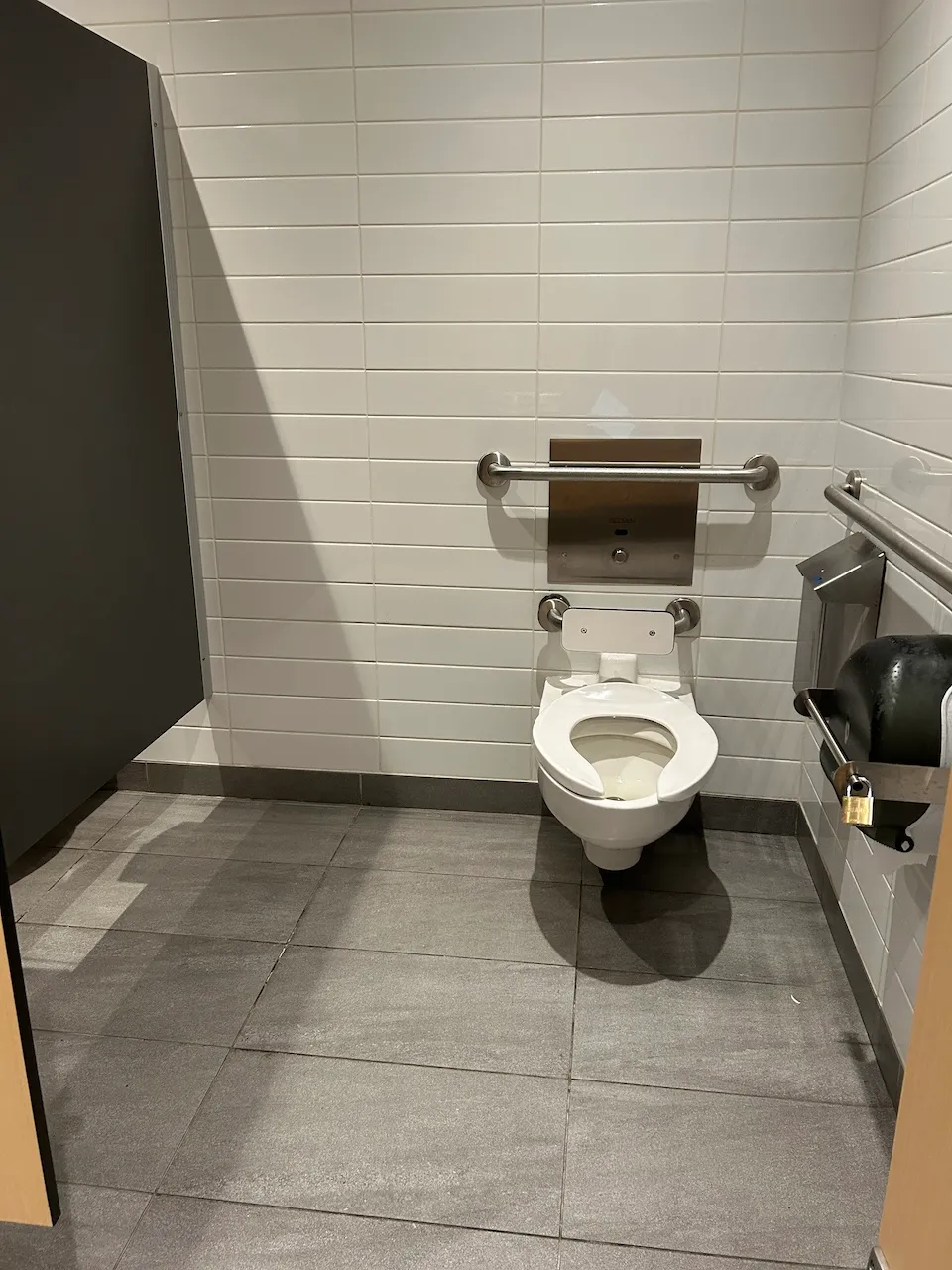 Gare Sorel-Tracy - Salle de toilette (Femme)