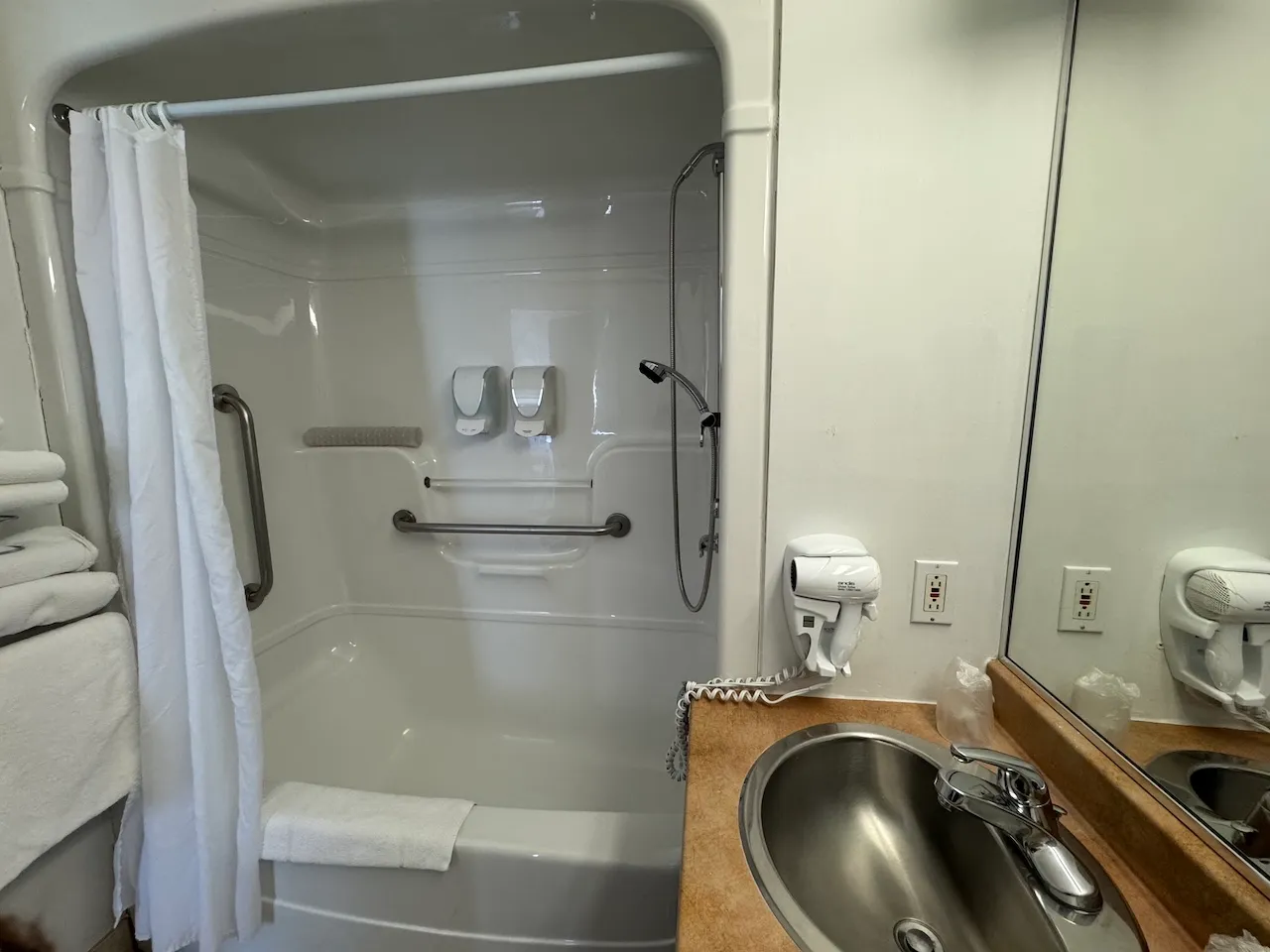 Chambre #115 - Bain-douche