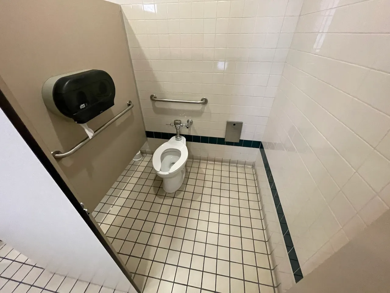Montmagny River Terminal - Restroom