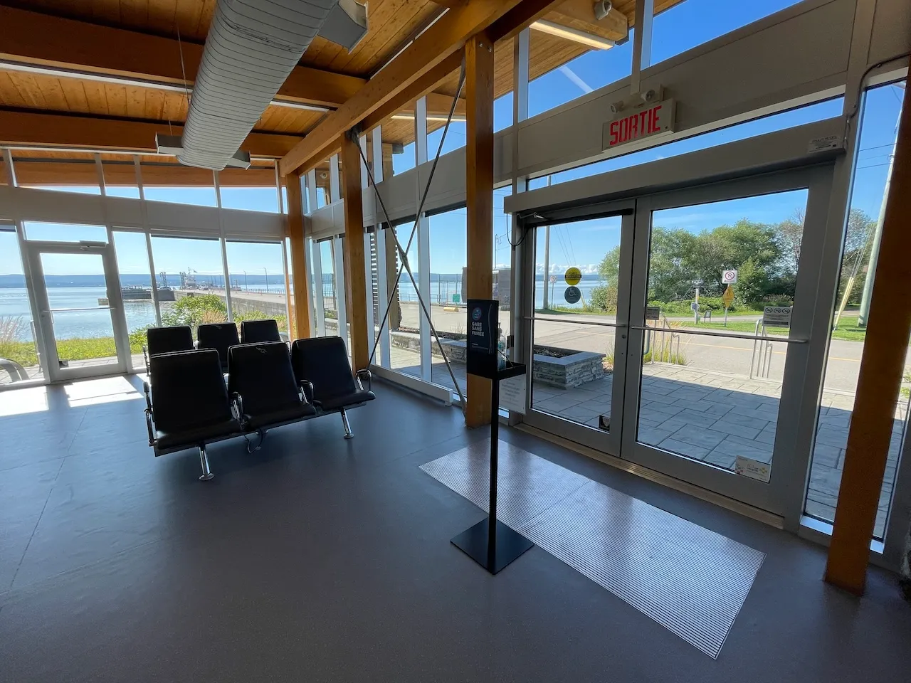Isle-aux-Grues River Terminal - Interior