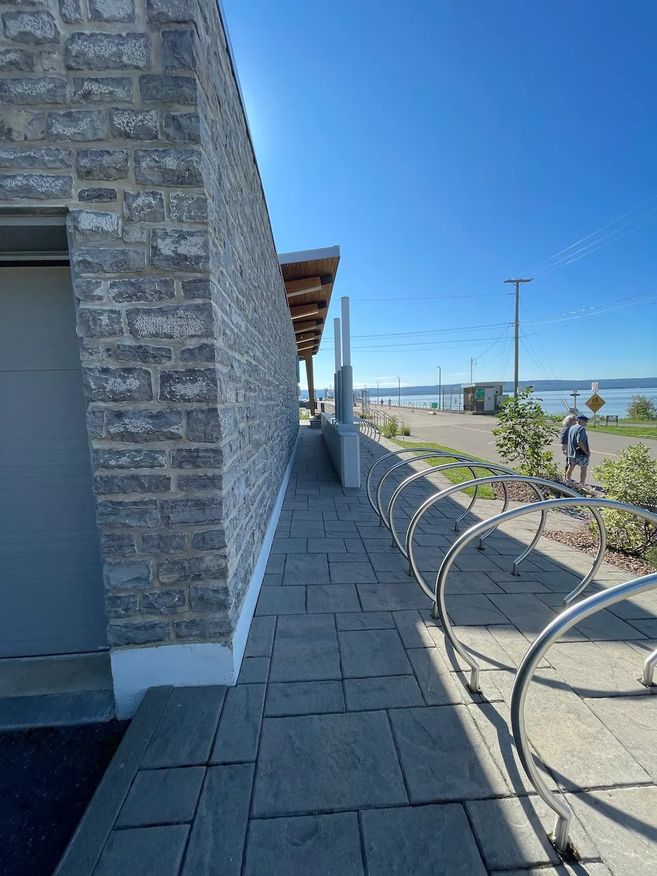 Isle-aux-Grues River Terminal - Path leading to the main entrance