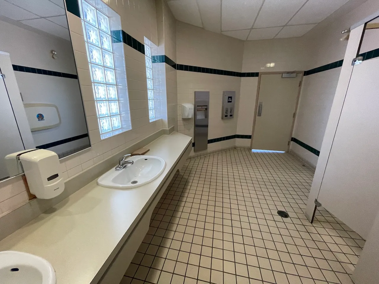 Montmagny River Terminal - Restroom