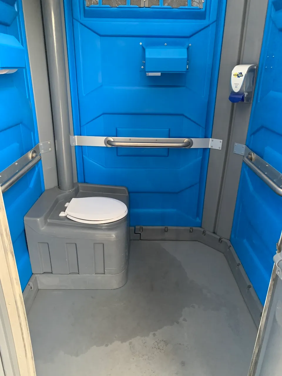 Toilettes chimiques - Intérieur (peut varier)