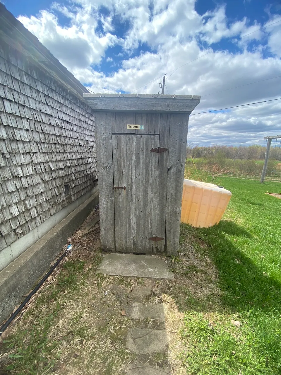 Universal restroom (next to the reception desk)