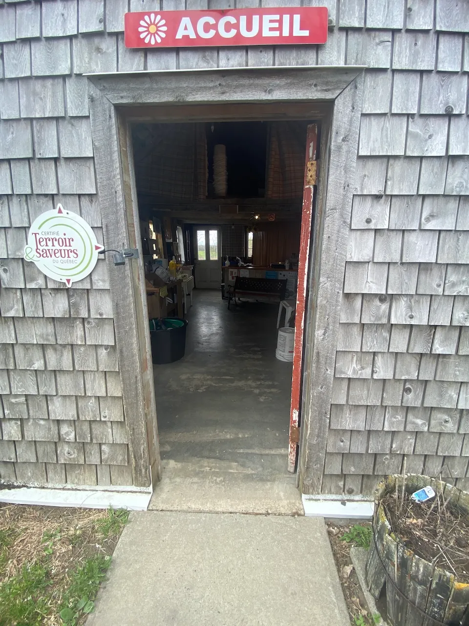 Outdoor entrance (reception pavilion)