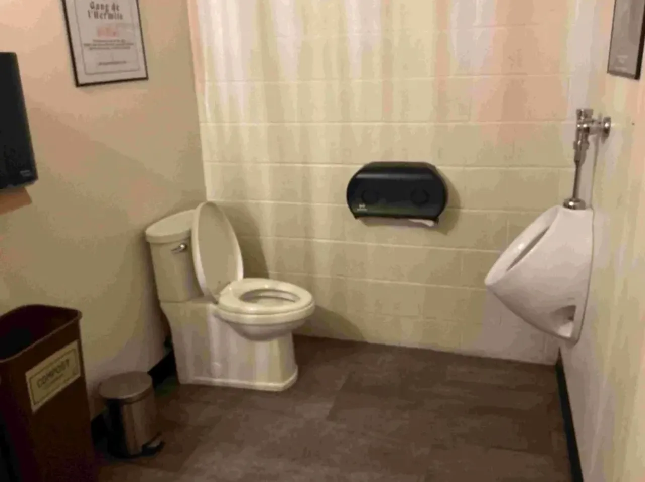 Salle de toilette universelle