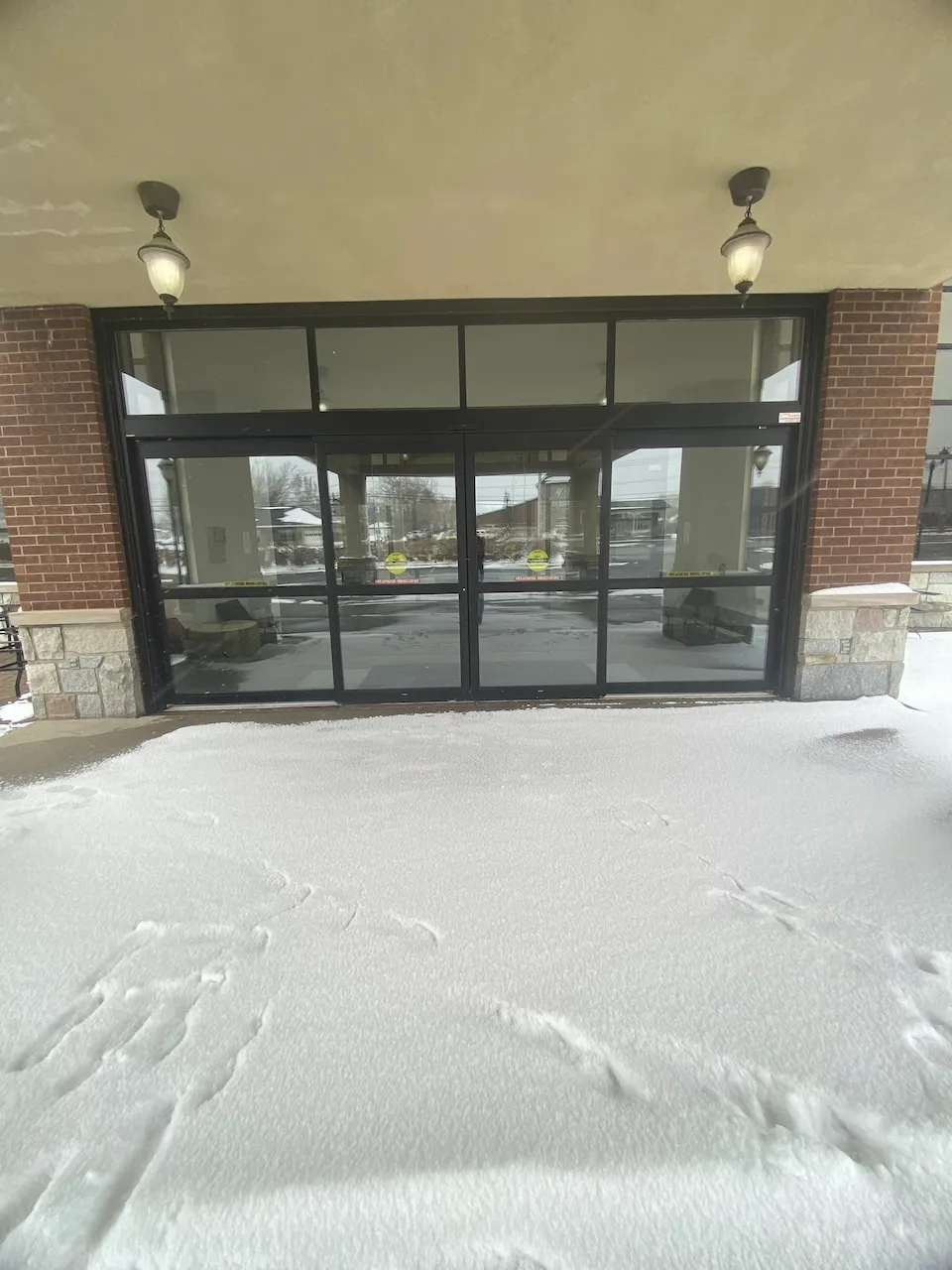 Entrée extérieure (centre de congrès)