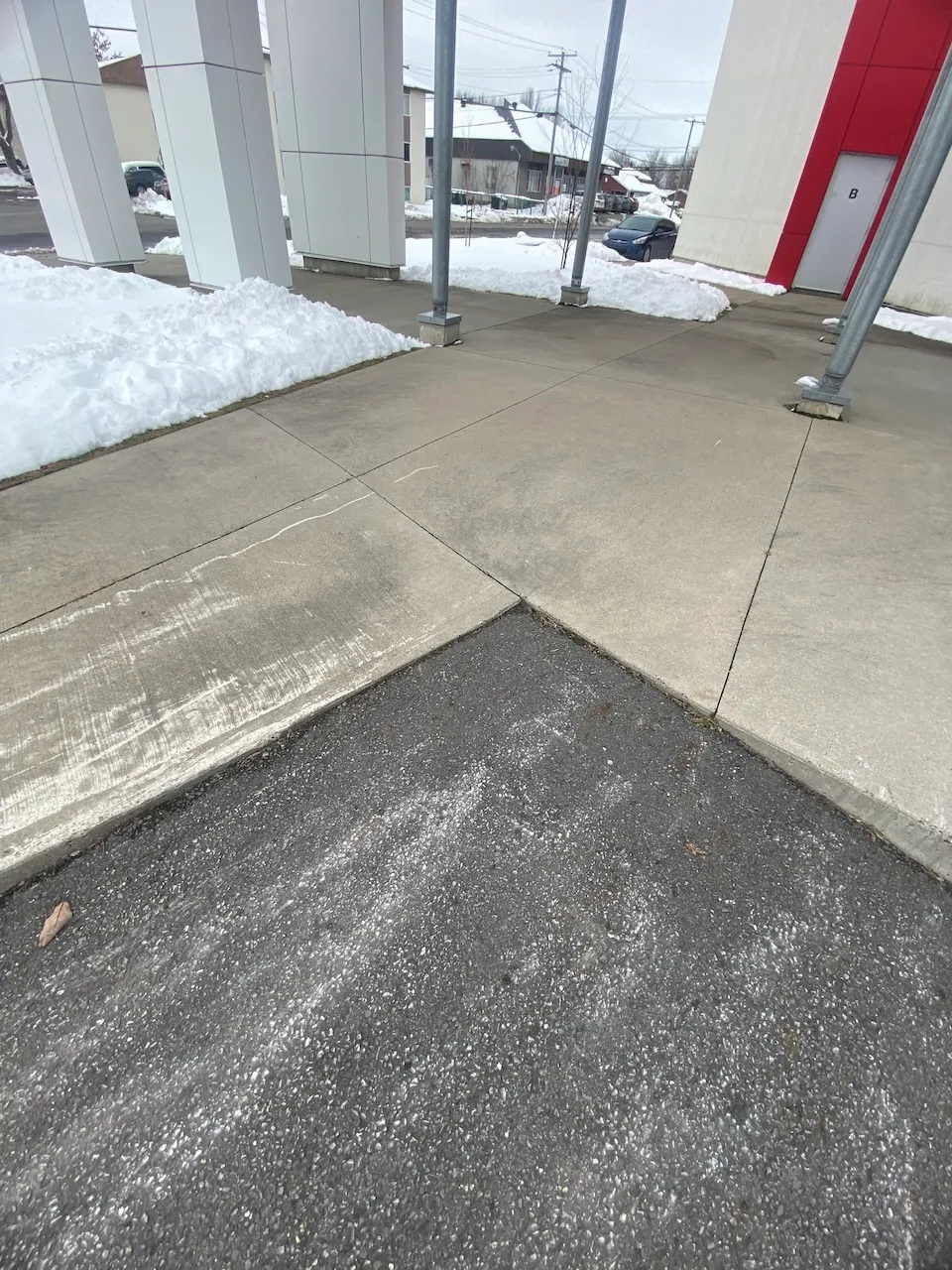 Bateau de trottoir du stationnement