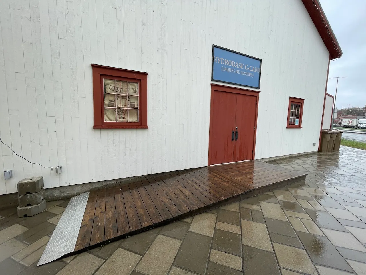 Entrances to historic buildings with a gentle slope