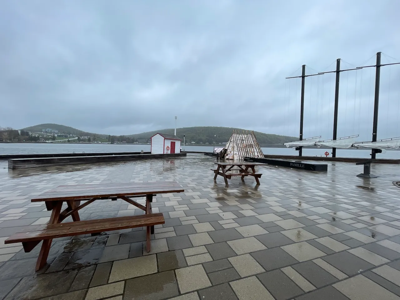 Outdoor Area - Accessible Tables