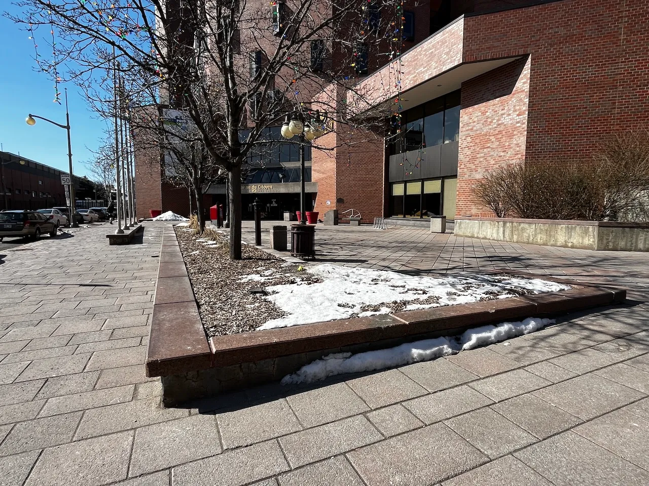 Front Esplanade - Laurier Street