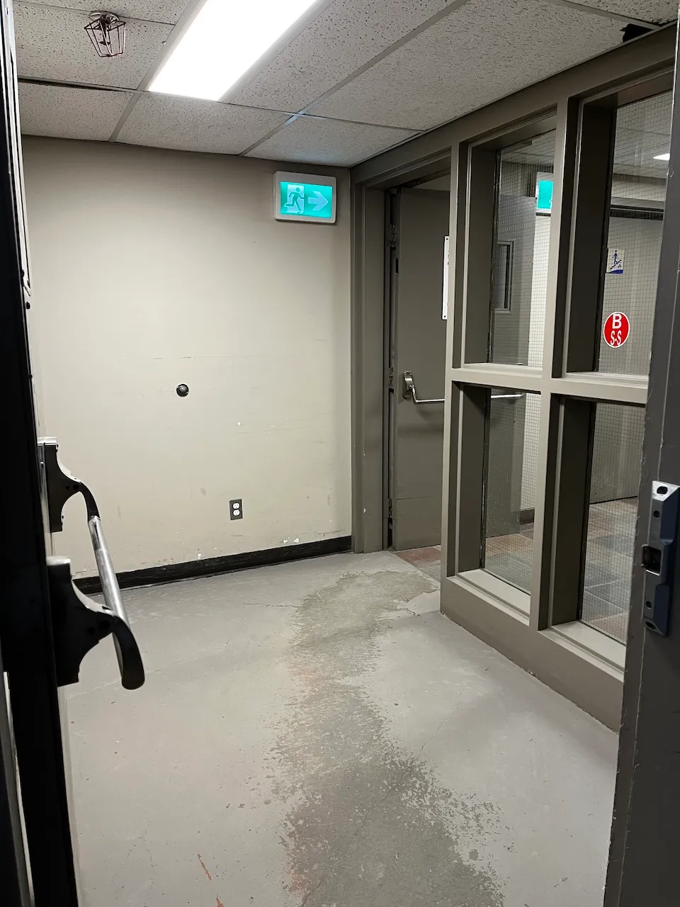 Entrance from the parking lot to the elevator - vestibule