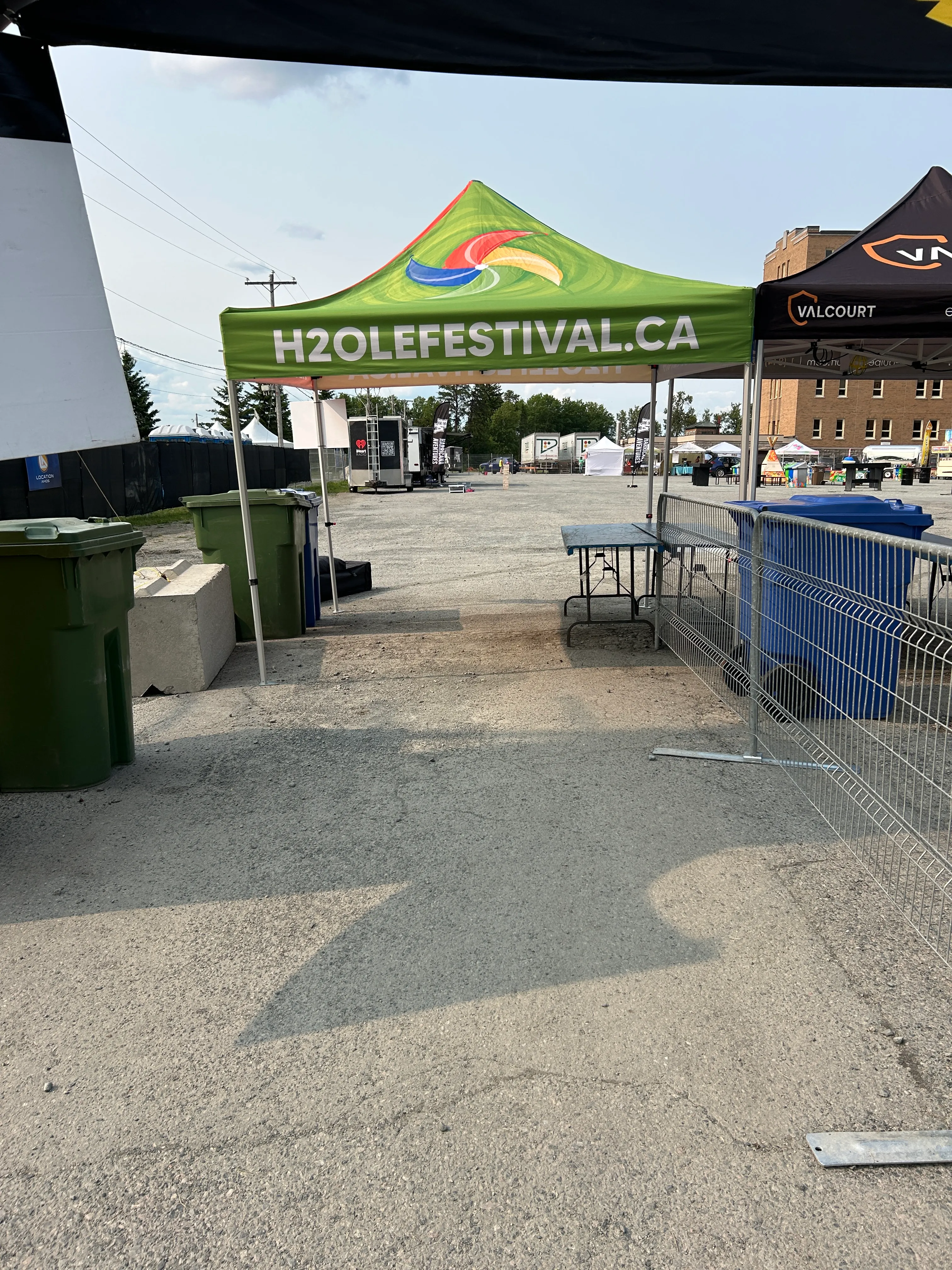 Admission pour les personnes handicapées (file de gauche - entrée express)