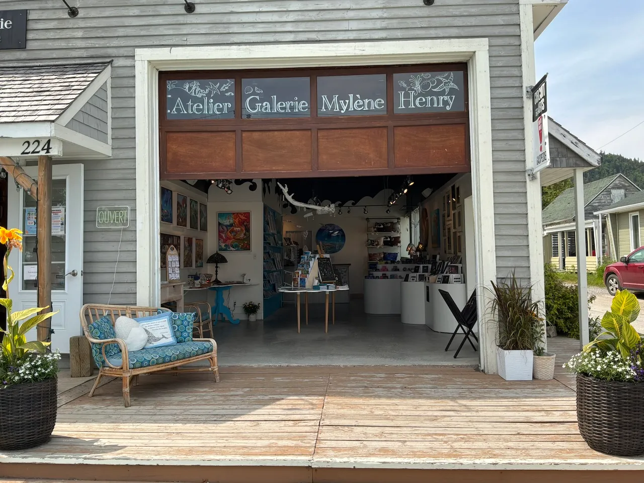 Entrée par la porte de garage