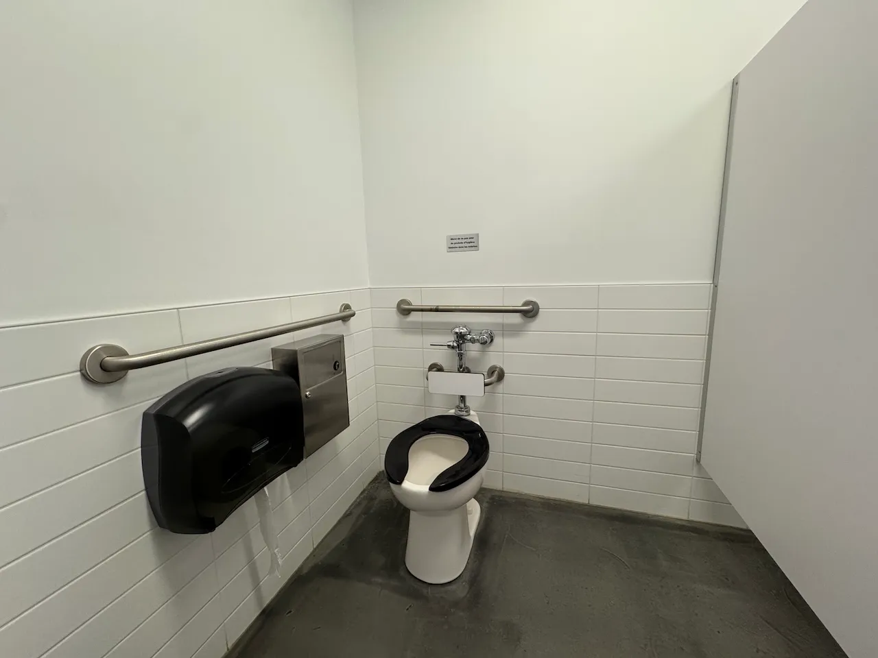 Adapted toilet cabin - Basement