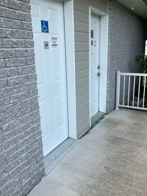 Bloc sanitaire 2 - Entrée