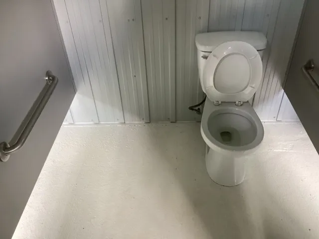 Toilet cabin