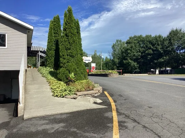 Accès au bloc sanitaire